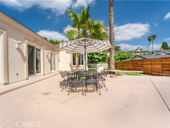5206 Topeka Drive, Tarzana (los Angeles) CA 91356