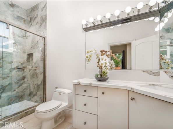 5206 Topeka Drive, Tarzana (los Angeles) CA 91356