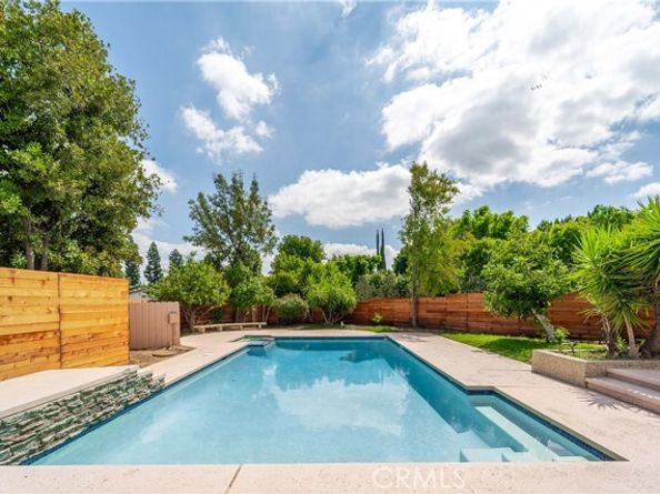 5206 Topeka Drive, Tarzana (los Angeles) CA 91356