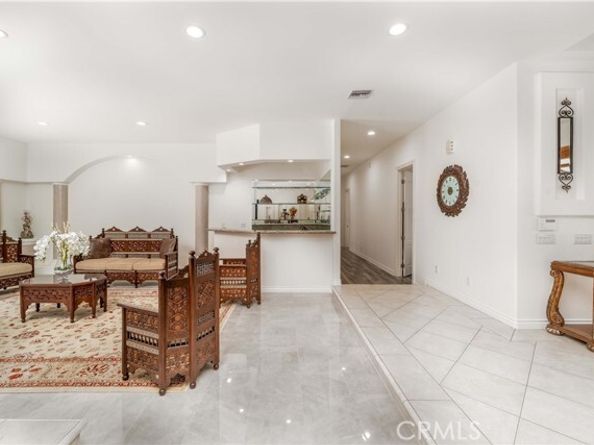 5206 Topeka Drive, Tarzana (los Angeles) CA 91356