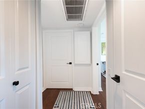 4370 Troost Avenue 201, Studio City (los Angeles) CA 91604