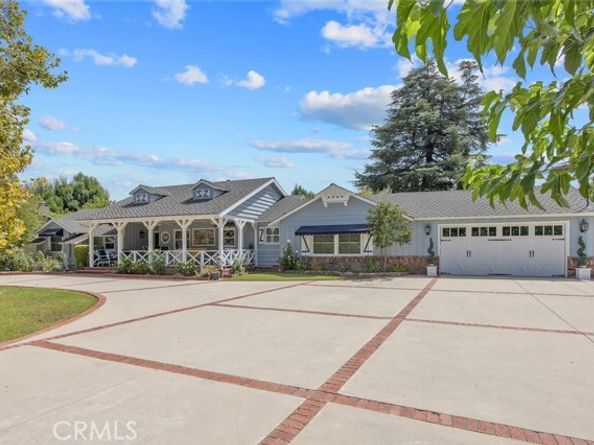 8536 Oak Park Avenue, Northridge (los Angeles) CA 91325