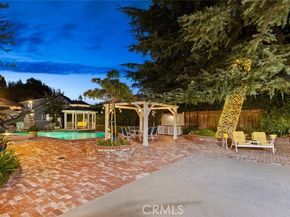 8536 Oak Park Avenue, Northridge (los Angeles) CA 91325