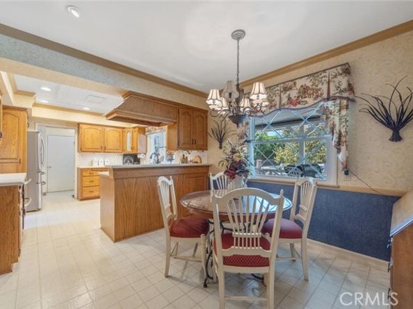 8536 Oak Park Avenue, Northridge (los Angeles) CA 91325