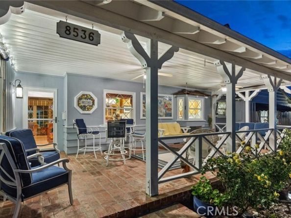 8536 Oak Park Avenue, Northridge (los Angeles) CA 91325