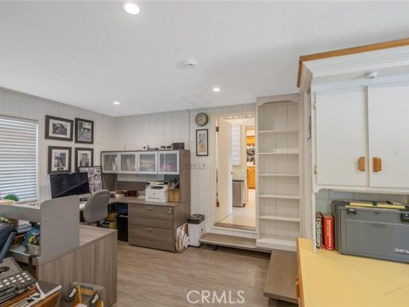 8536 Oak Park Avenue, Northridge (los Angeles) CA 91325