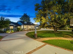 8536 Oak Park Avenue, Northridge (los Angeles) CA 91325