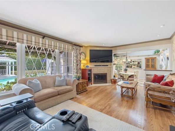 8536 Oak Park Avenue, Northridge (los Angeles) CA 91325