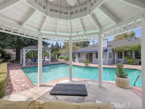8536 Oak Park Avenue, Northridge (los Angeles) CA 91325