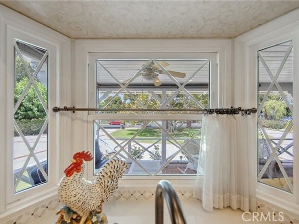 8536 Oak Park Avenue, Northridge (los Angeles) CA 91325