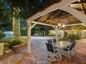 8536 Oak Park Avenue, Northridge (los Angeles) CA 91325