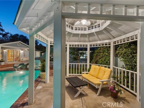 8536 Oak Park Avenue, Northridge (los Angeles) CA 91325
