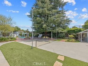 8536 Oak Park Avenue, Northridge (los Angeles) CA 91325