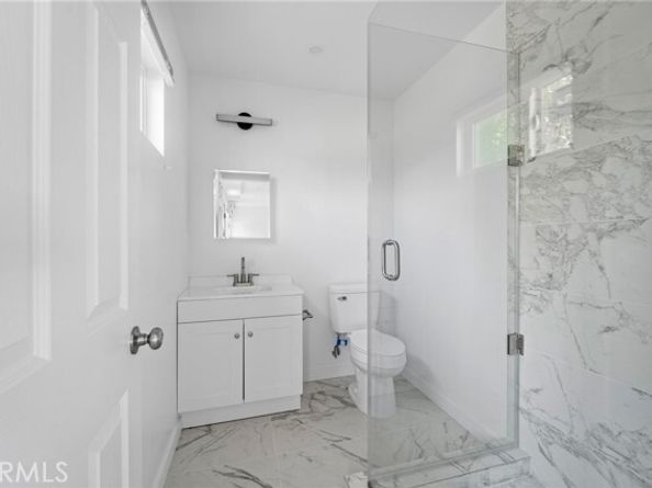 18656 Runnymede Street, Reseda (los Angeles) CA 91335