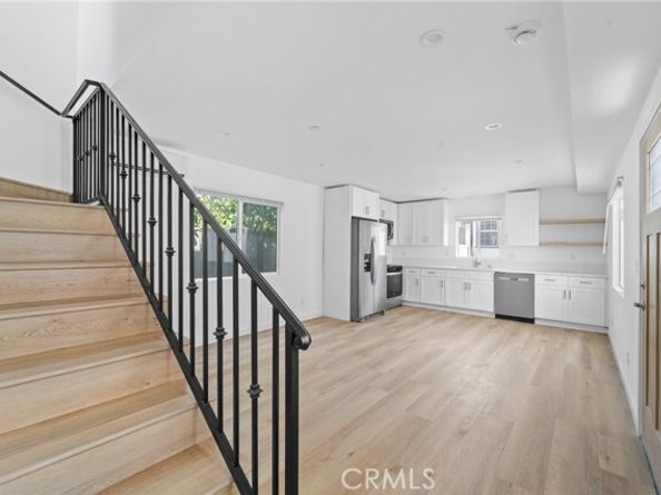 18656 Runnymede Street, Reseda (los Angeles) CA 91335