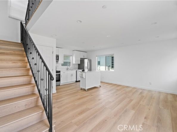 18656 Runnymede Street, Reseda (los Angeles) CA 91335
