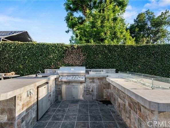 5907 Oakdale Avenue, Woodland Hills (los Angeles) CA 91367