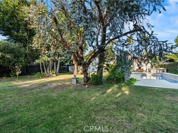 5907 Oakdale Avenue, Woodland Hills (los Angeles) CA 91367
