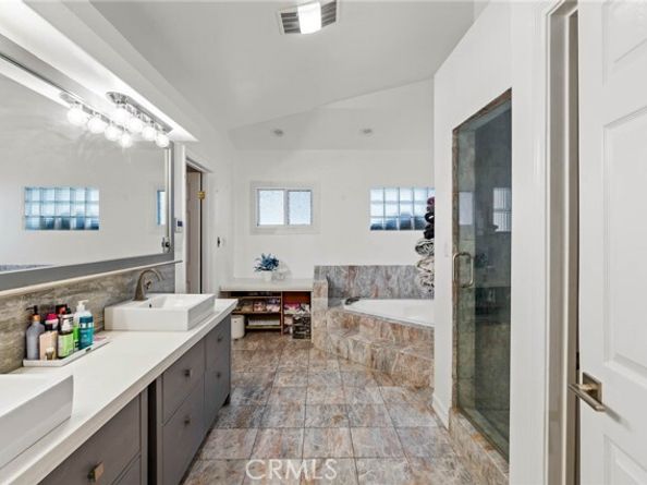5907 Oakdale Avenue, Woodland Hills (los Angeles) CA 91367