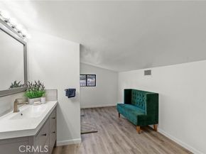 5907 Oakdale Avenue, Woodland Hills (los Angeles) CA 91367