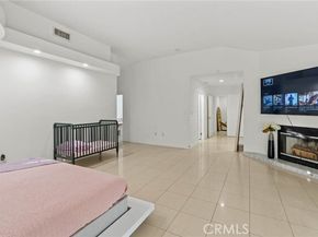 5907 Oakdale Avenue, Woodland Hills (los Angeles) CA 91367