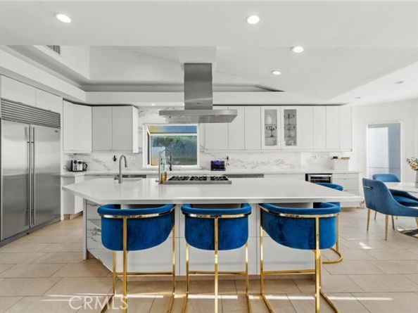 5907 Oakdale Avenue, Woodland Hills (los Angeles) CA 91367