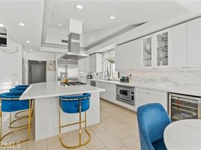 5907 Oakdale Avenue, Woodland Hills (los Angeles) CA 91367