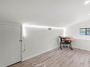 5907 Oakdale Avenue, Woodland Hills (los Angeles) CA 91367
