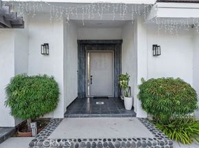 5907 Oakdale Avenue, Woodland Hills (los Angeles) CA 91367