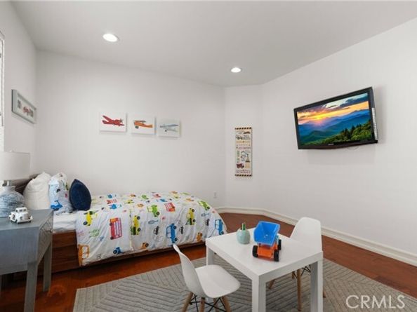 22601 Gault Street, West Hills (los Angeles) CA 91307