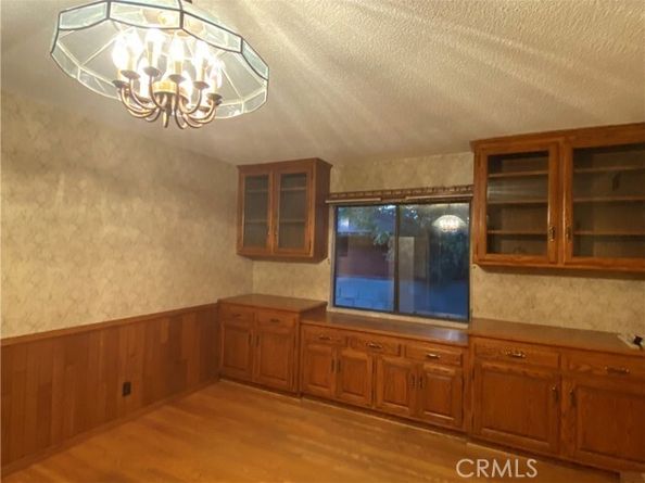 18219 Rayen Street, Northridge (los Angeles) CA 91325
