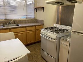 18219 Rayen Street, Northridge (los Angeles) CA 91325