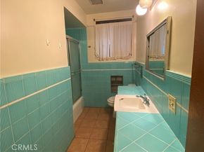 18219 Rayen Street, Northridge (los Angeles) CA 91325