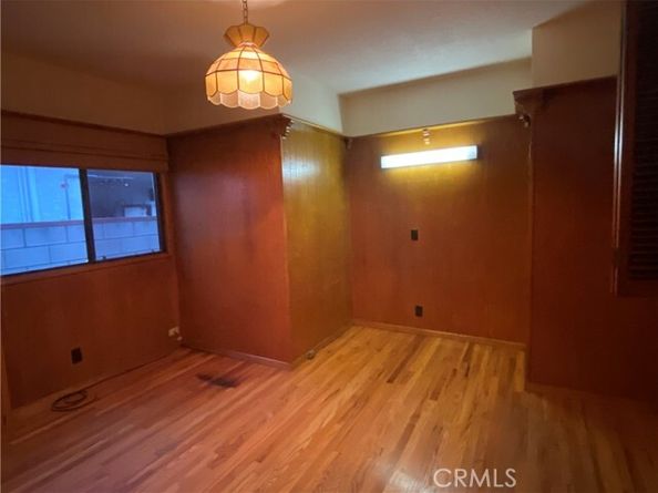 18219 Rayen Street, Northridge (los Angeles) CA 91325