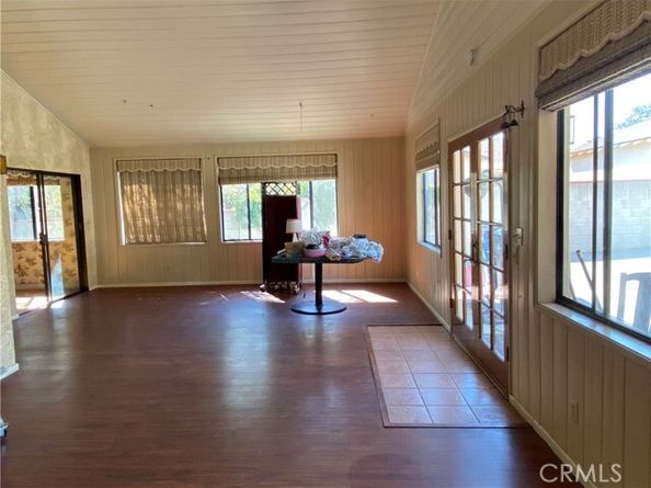 18219 Rayen Street, Northridge (los Angeles) CA 91325