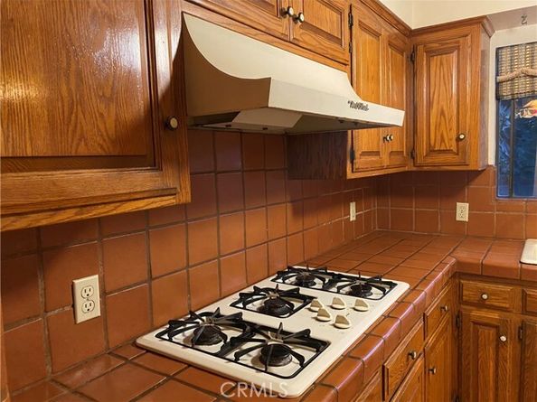 18219 Rayen Street, Northridge (los Angeles) CA 91325