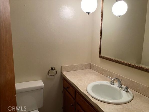 18219 Rayen Street, Northridge (los Angeles) CA 91325
