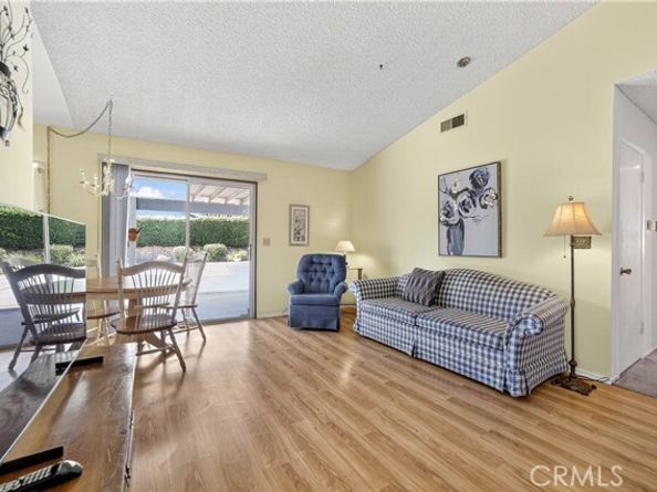 9429 Glade Avenue, Chatsworth (los Angeles) CA 91311