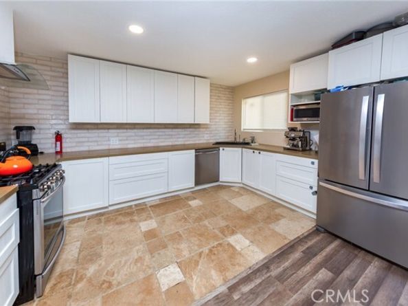 14758 Lakeside Street, Sylmar (los Angeles) CA 91342