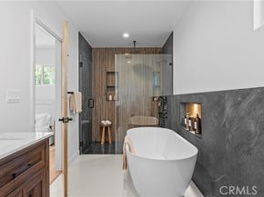 19377 Halsted Street, Northridge (los Angeles) CA 91324