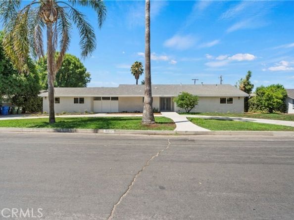 19377 Halsted Street, Northridge (los Angeles) CA 91324