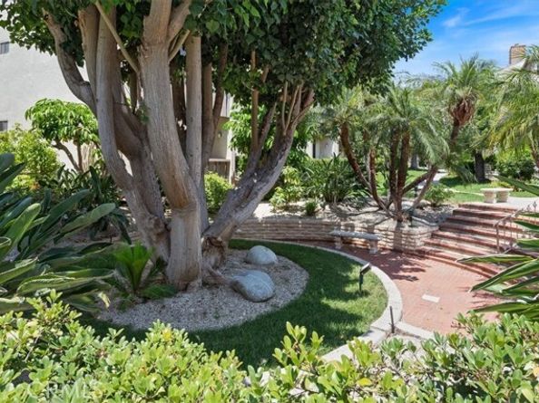 5216 Yarmouth Avenue 306, Encino (los Angeles) CA 91316