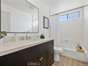 21108 Mayall, Chatsworth (los Angeles) CA 91311