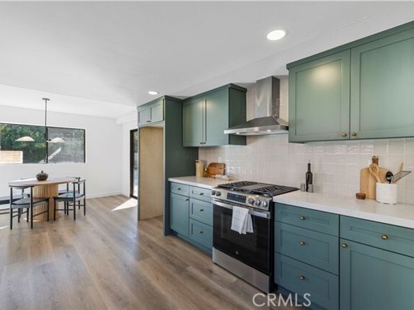 21108 Mayall, Chatsworth (los Angeles) CA 91311