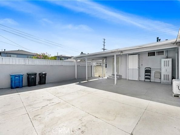 1713 W Victory, Burbank CA 91506