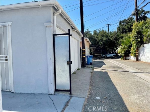 1713 W Victory, Burbank CA 91506