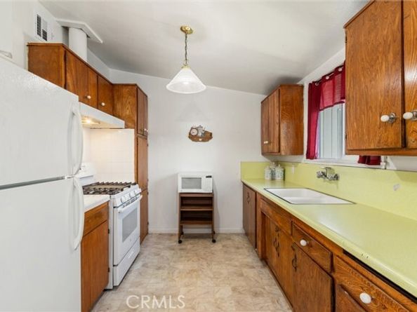 12918 Pinney, Pacoima (los Angeles) CA 91331