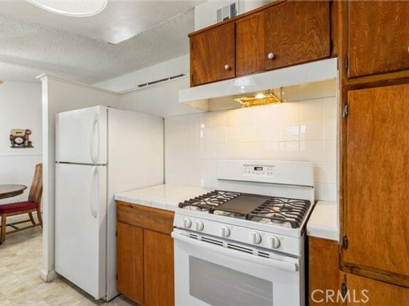 12918 Pinney, Pacoima (los Angeles) CA 91331