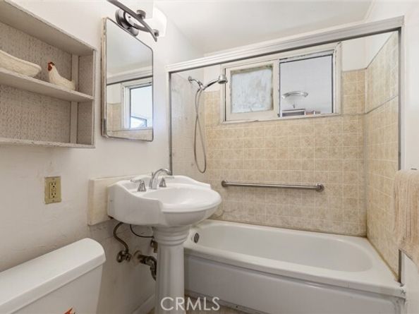 12918 Pinney, Pacoima (los Angeles) CA 91331