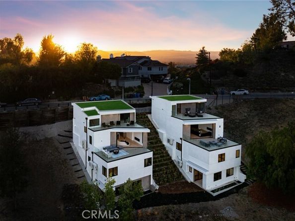 5134 Medina Road, Woodland Hills (los Angeles) CA 91364